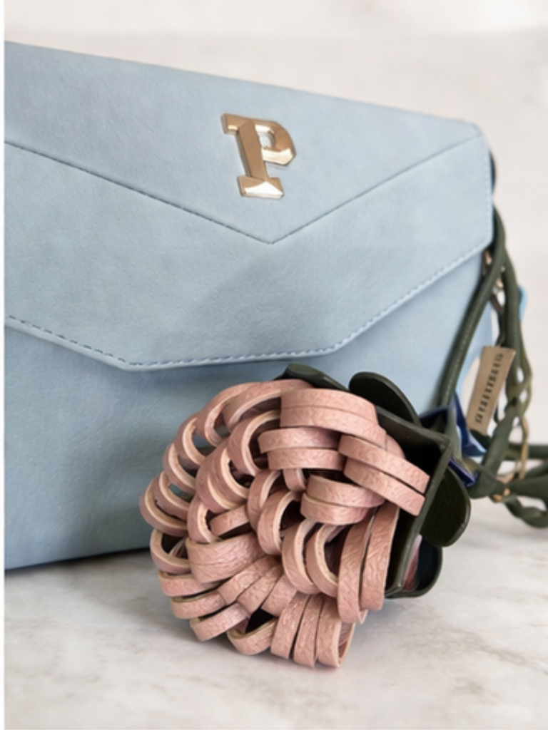 Charm Protea Ref.P1396